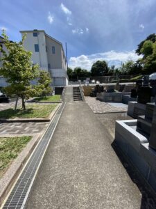 バリアフリー墓地